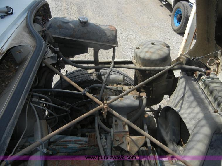 image for item D9707 1989 International F1954 bucket truck