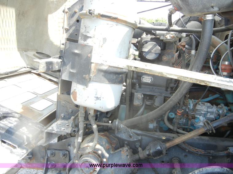 image for item D9707 1989 International F1954 bucket truck