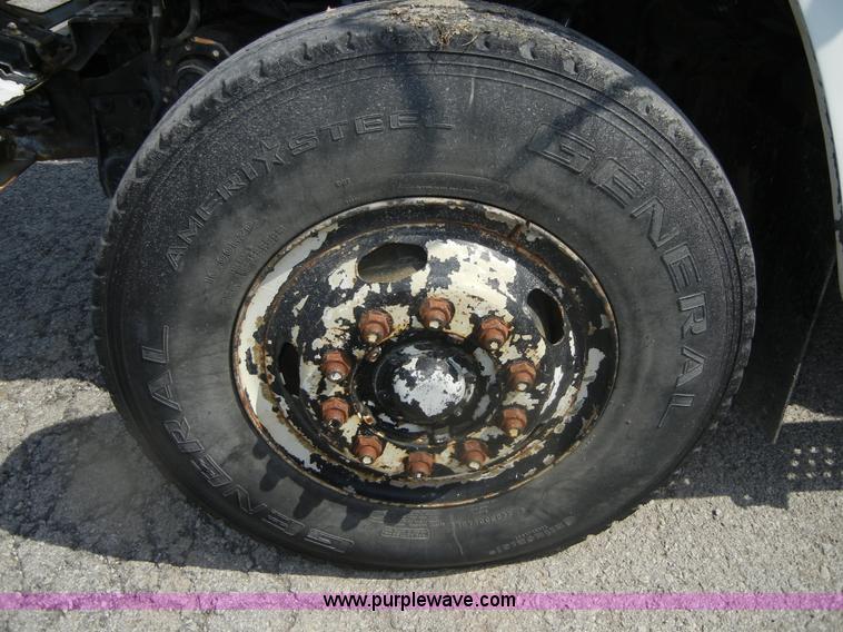 image for item D9707 1989 International F1954 bucket truck