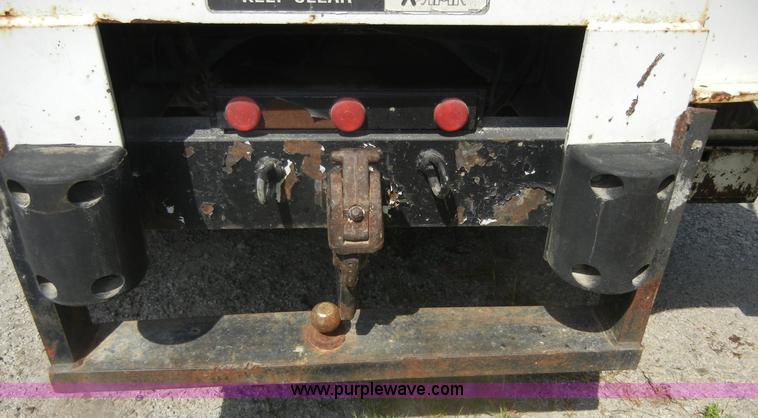 image for item D9707 1989 International F1954 bucket truck