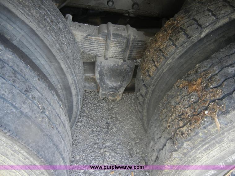 image for item D9707 1989 International F1954 bucket truck