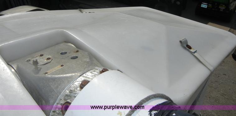 image for item D9707 1989 International F1954 bucket truck