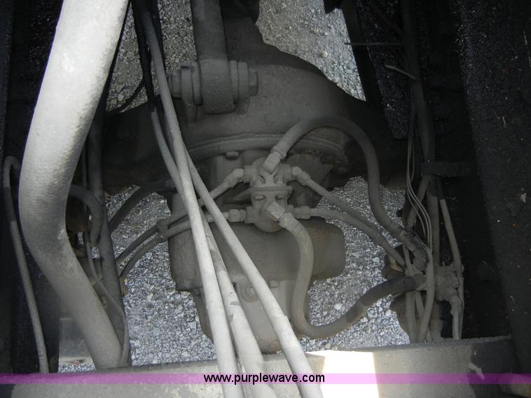 image for item D9707 1989 International F1954 bucket truck