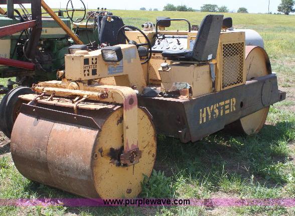 image for item F9751 Hyster C330 double drum roller