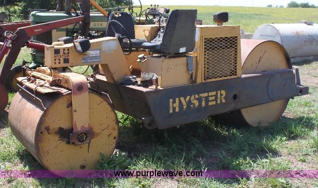 image for item F9751 Hyster C330 double drum roller