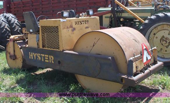 image for item F9751 Hyster C330 double drum roller