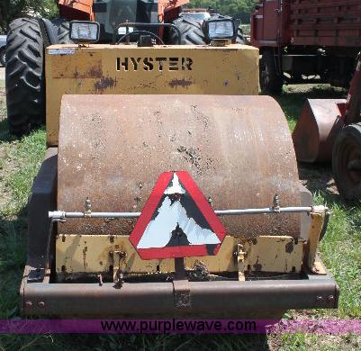 image for item F9751 Hyster C330 double drum roller