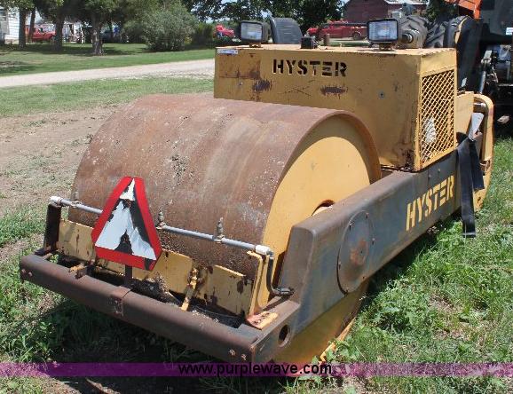 image for item F9751 Hyster C330 double drum roller