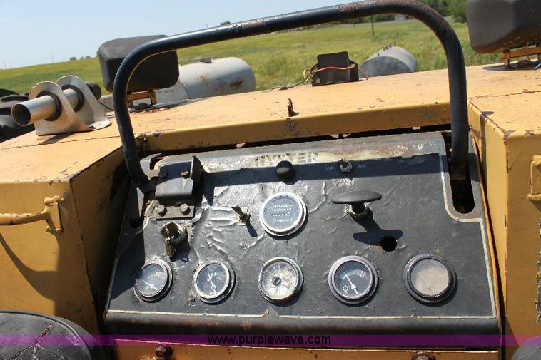 image for item F9751 Hyster C330 double drum roller