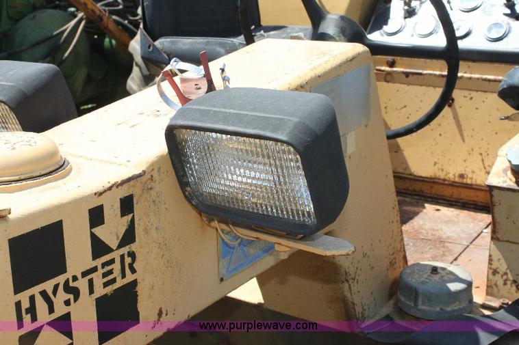 image for item F9751 Hyster C330 double drum roller