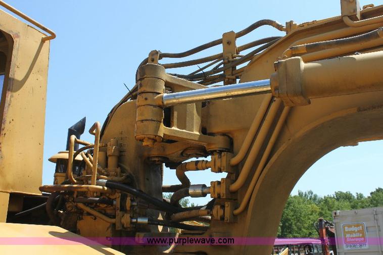 image for item F9754 Caterpillar 615 paddle scraper