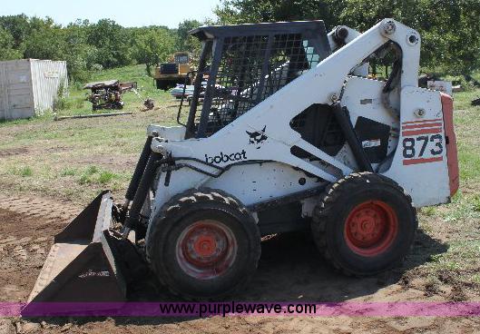 image for item F9755 Bobcat 873 skid steer