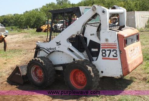 image for item F9755 Bobcat 873 skid steer