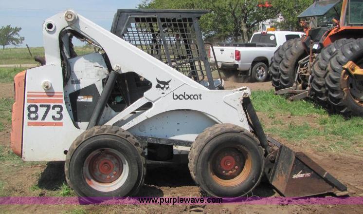 image for item F9755 Bobcat 873 skid steer