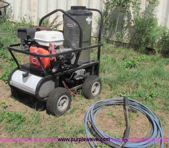 image for item F9760 Simpson hot water pressure washer