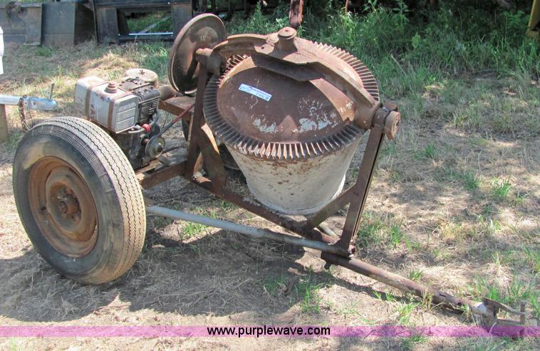 image for item F9762 Cement mixer