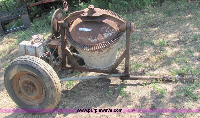 image for item F9762 Cement mixer