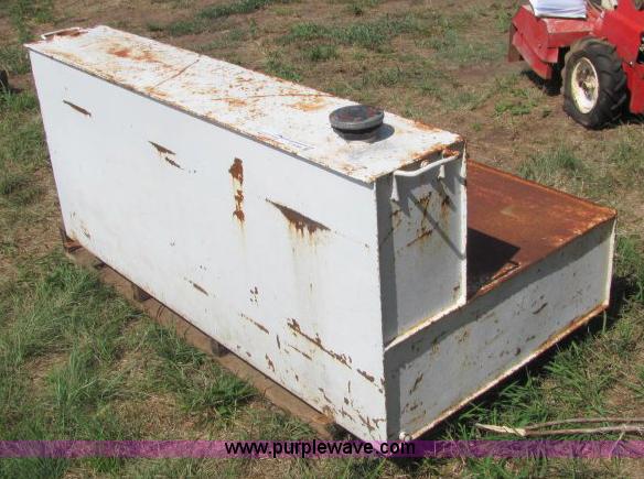 image for item F9764 Truck bed fuel tank