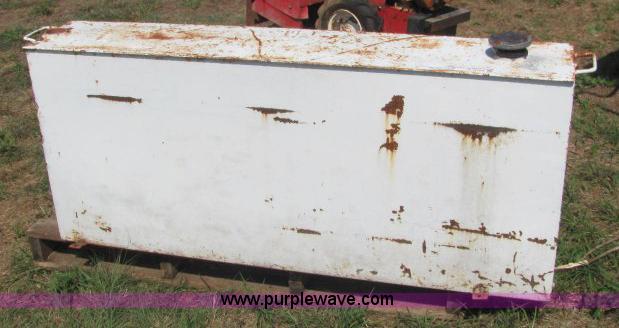image for item F9764 Truck bed fuel tank
