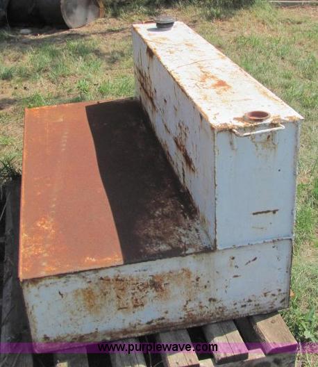 image for item F9764 Truck bed fuel tank