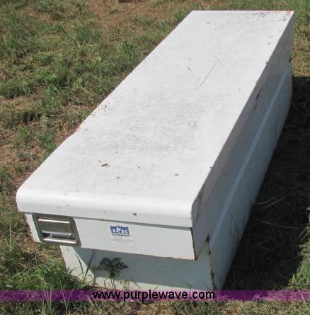 image for item F9764 Truck bed fuel tank