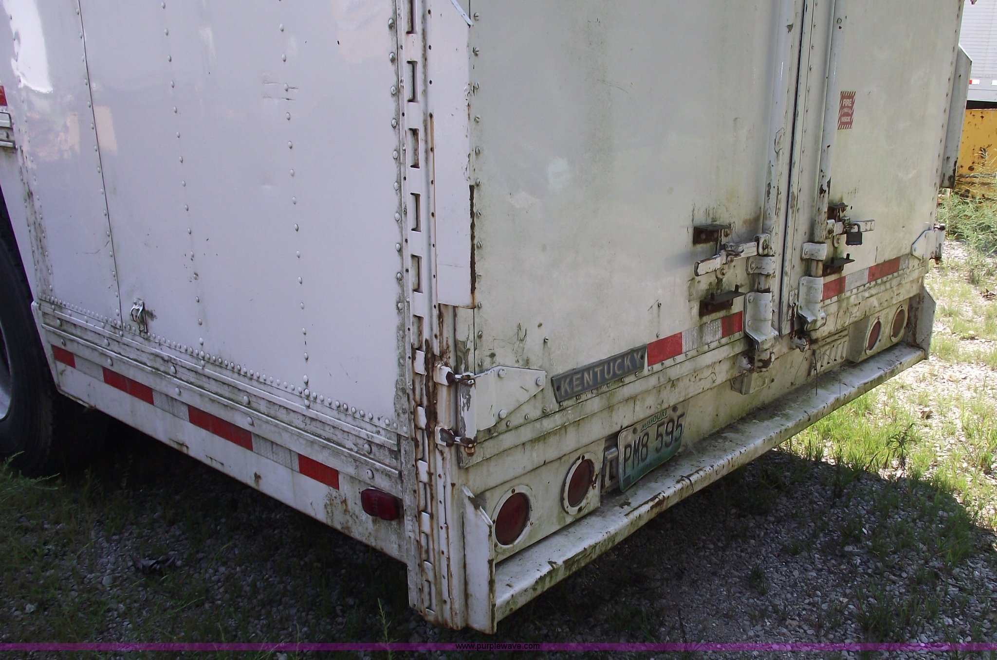 1983 Kentucky moving van trailer in Columbia, MO Item A4047 sold Purple Wave