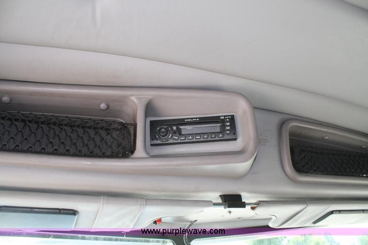 image for item A2256 2005 Peterbilt 379 semi truck