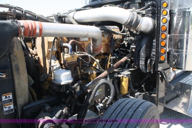 image for item A2256 2005 Peterbilt 379 semi truck