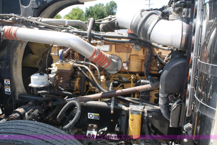 image for item A2256 2005 Peterbilt 379 semi truck