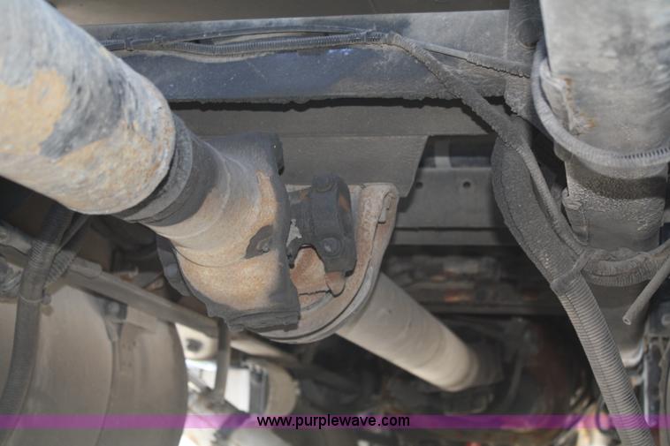 image for item A2256 2005 Peterbilt 379 semi truck