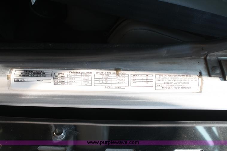 image for item A2256 2005 Peterbilt 379 semi truck