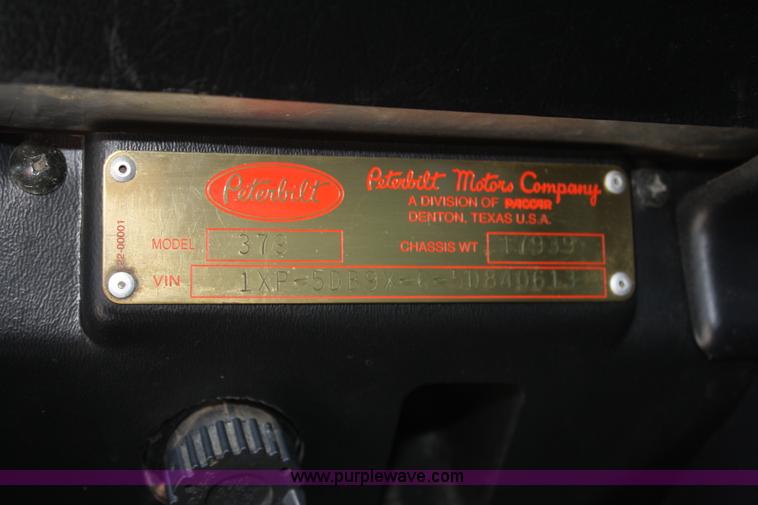 image for item A2256 2005 Peterbilt 379 semi truck