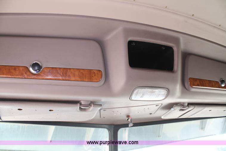 image for item A2257 2006 Peterbilt 379 semi truck