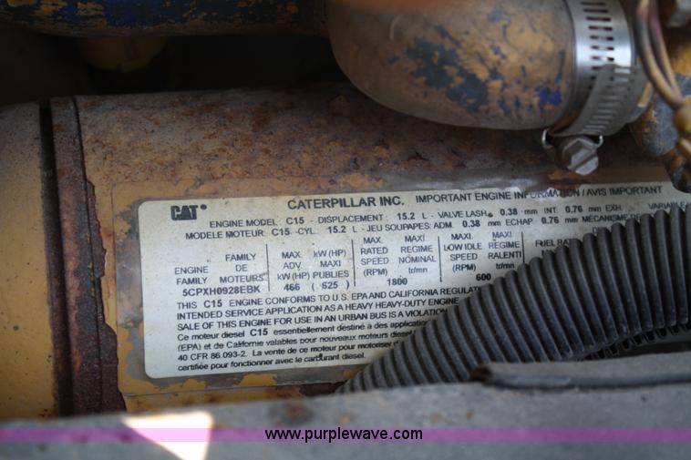 image for item A2257 2006 Peterbilt 379 semi truck