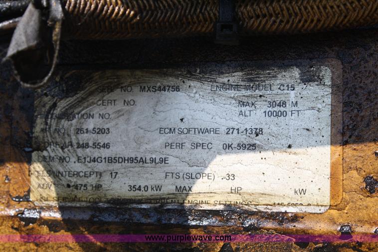 image for item A2257 2006 Peterbilt 379 semi truck