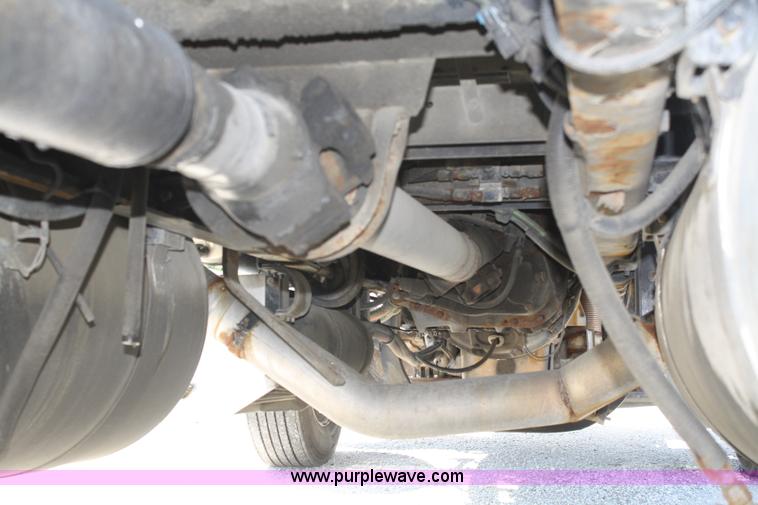 image for item A2257 2006 Peterbilt 379 semi truck