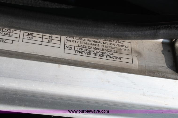 image for item A2257 2006 Peterbilt 379 semi truck