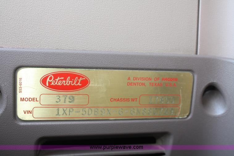 image for item A2257 2006 Peterbilt 379 semi truck
