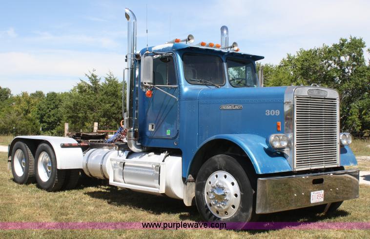 image for item A2308 1986 Freightliner FLC-64T semi truck