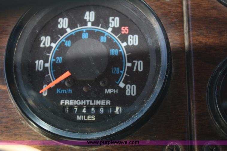 image for item A2308 1986 Freightliner FLC-64T semi truck