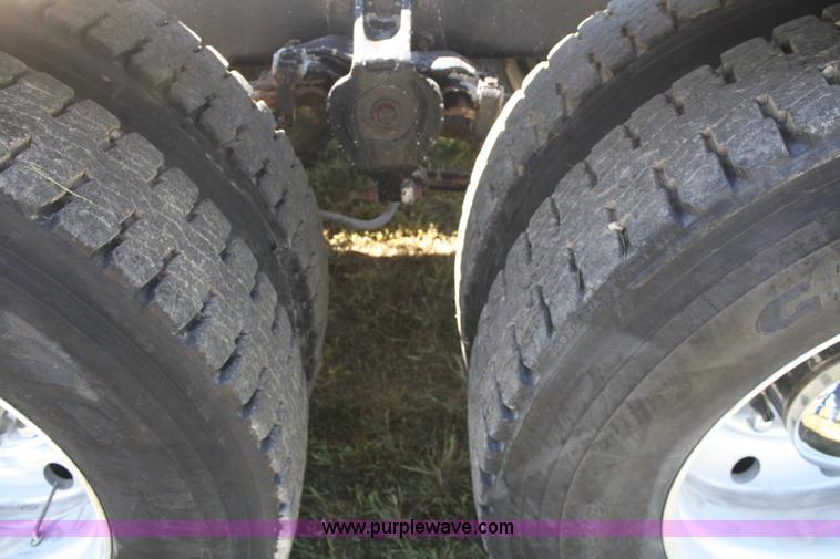 image for item A2308 1986 Freightliner FLC-64T semi truck