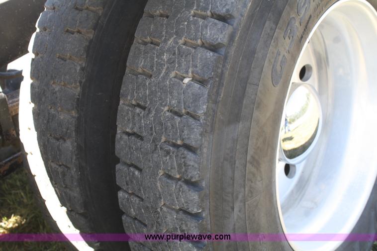 image for item A2308 1986 Freightliner FLC-64T semi truck