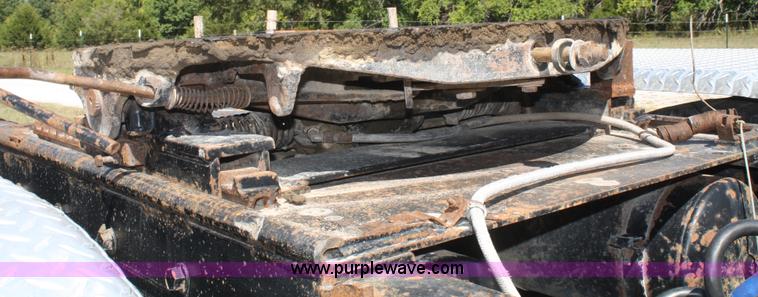 image for item A2308 1986 Freightliner FLC-64T semi truck