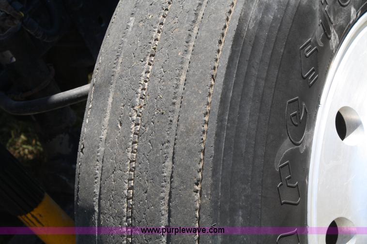 image for item A2308 1986 Freightliner FLC-64T semi truck