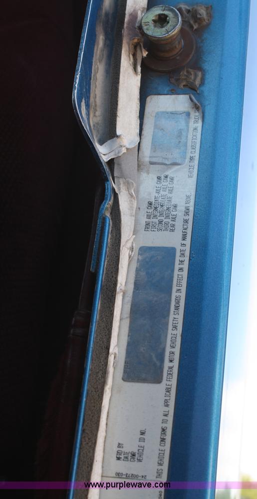 image for item A2308 1986 Freightliner FLC-64T semi truck