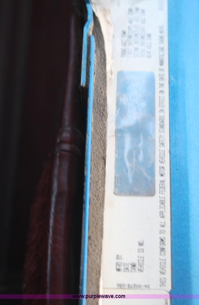 image for item A2308 1986 Freightliner FLC-64T semi truck