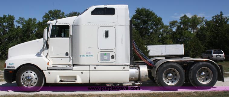 image for item A2310 1995 Kenworth T600 semi truck