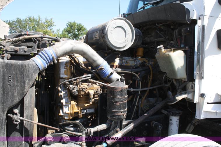 image for item A2310 1995 Kenworth T600 semi truck