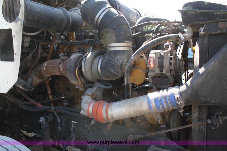 image for item A2310 1995 Kenworth T600 semi truck