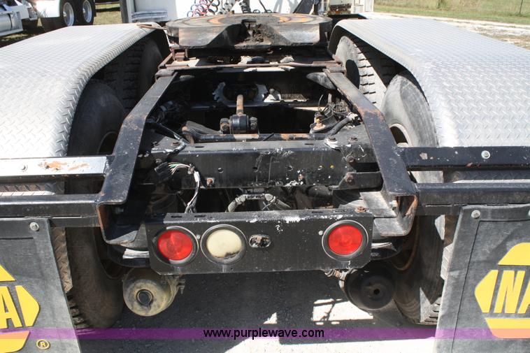 image for item A2310 1995 Kenworth T600 semi truck